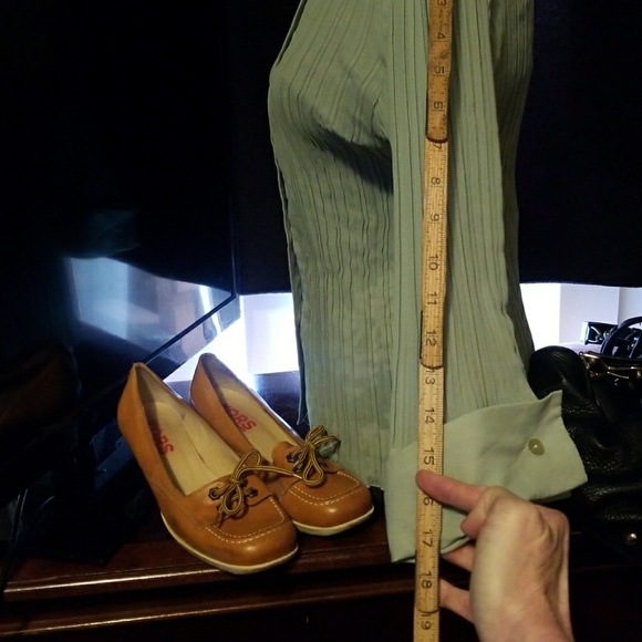 E.k. Designs medium blouse - Picture 4 of 8